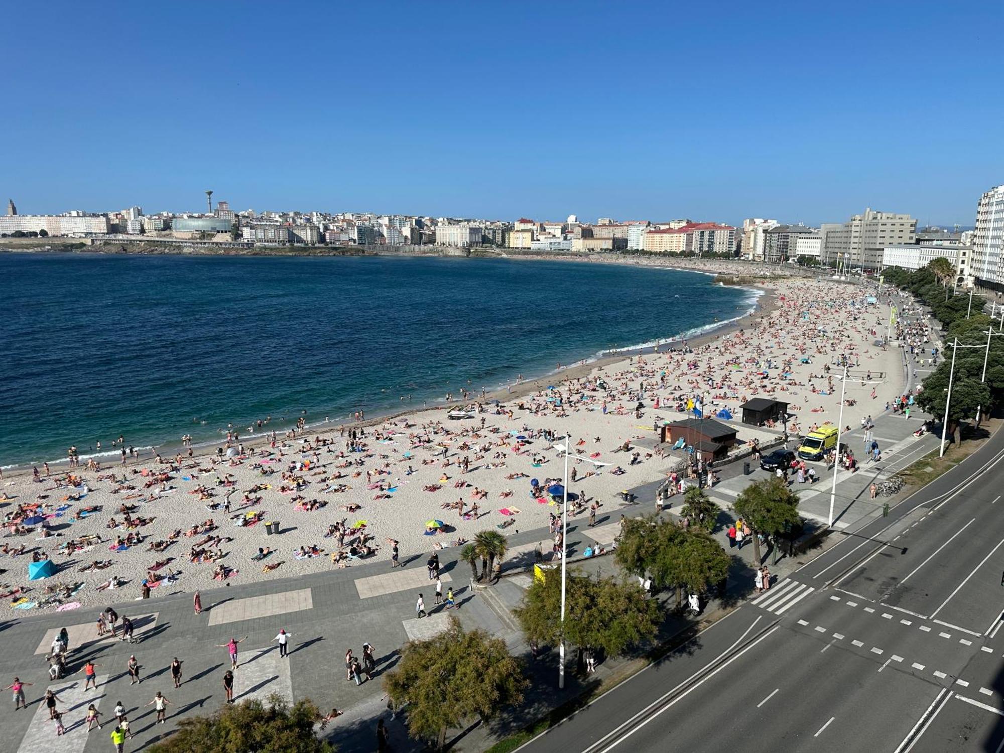 Piso Con Vistas A La Playa De Riazor Apartman A Coruña Kültér fotó